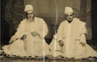 43rd Da&rsquo;i e Mutlaq Muqaddas Maulaa Saiyedna Yusuf Nooruddin saheb (aq) with the then Mazoon e Mutlaq Huzoor-e-&lsquo;Aali Saiyedna Taiyeb Ziyauddin saheb (tus) in 1962